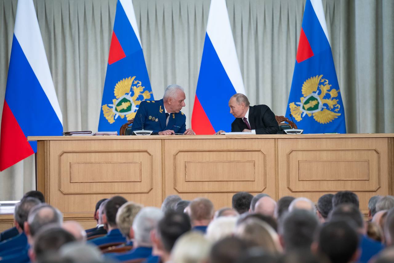 По каждой из обозначенных тем Александр Гуцан дал прокурорам поручение добиваться реальных результатов