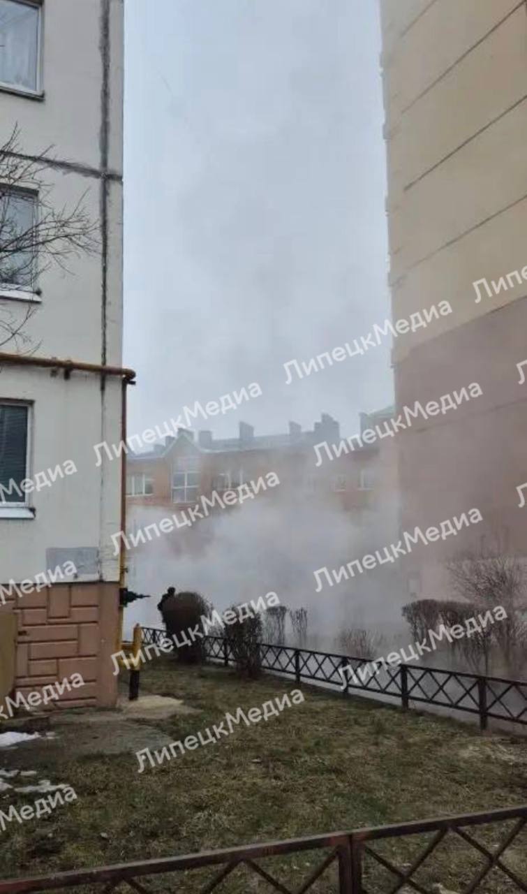 Кадрами сегодняшнего порыва на улице Шуминского делятся с нами липчане Кадрами сегодняшнего порыва на улице Шуминского делятся с нами липчане