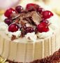 Шоколадный торт с черешней и сливками: незабываемое угощение