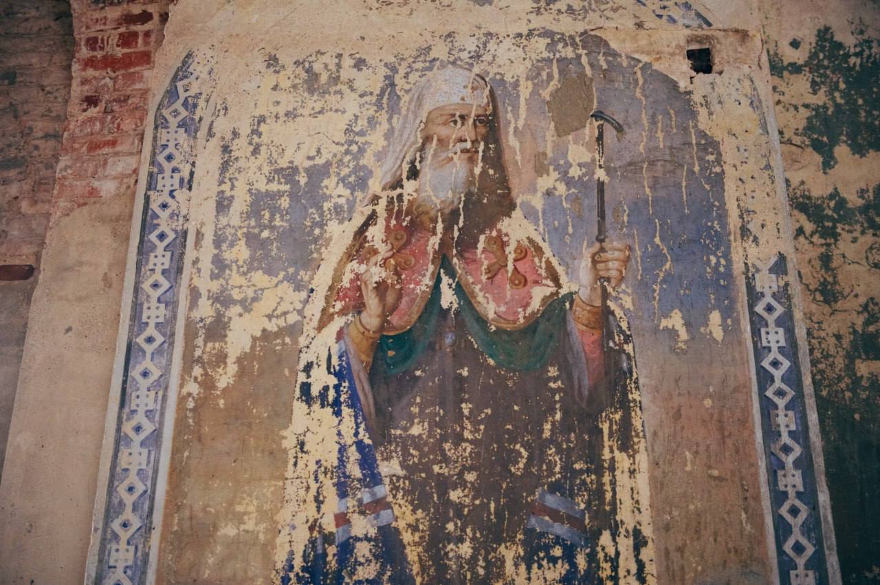 В заброшенный храм на окраине Лебедянского округа до сих пор приходят молиться В заброшенный храм на окраине Лебедянского округа до сих пор приходят молиться