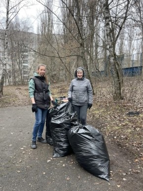 Активисты «Клуба городского жителя» вышли на двухдневный субботник в 25-м избирательном округе