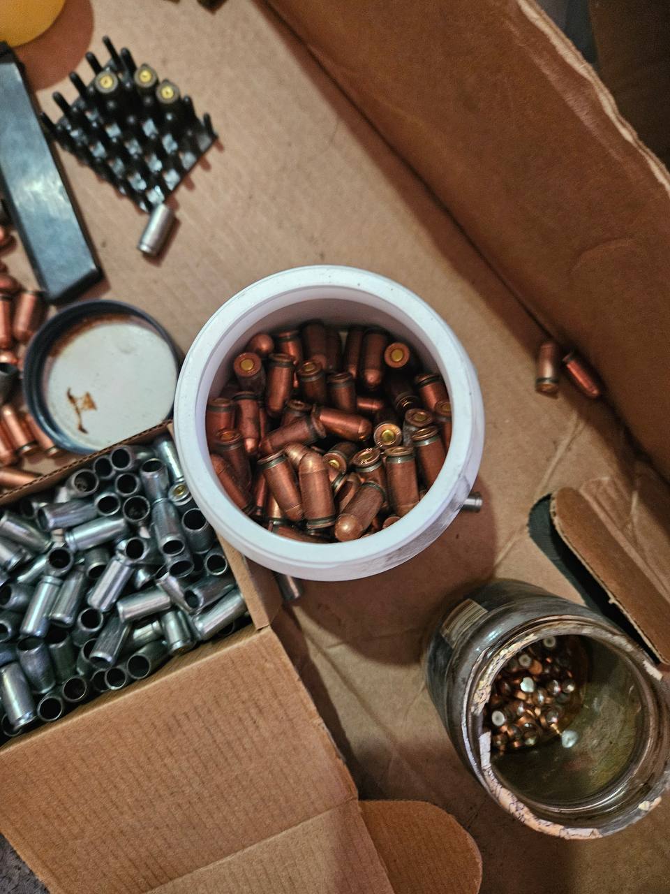 Мастерскую по переделке огнестрельного оружия и изготовлению боеприпасов «накрыли» в Липецкой области