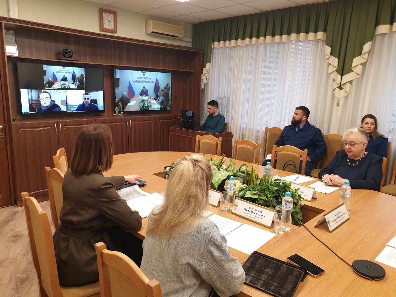 Прокурор Липецкой области Геннадий Анисимов совместно с Уполномоченным по правам человека в Липецкой области Ираидой Тихоновой, заместителем губернатора Ольгой Белоглазовой и министром здравоохранения региона Лилией... Прокурор Липецкой области Геннадий Анисимов совместно с Уполномоченным по правам человека в Липецкой области Ираидой Тихоновой, заместителем губернатора Ольгой Белоглазовой и министром здравоохранения региона Лилией...