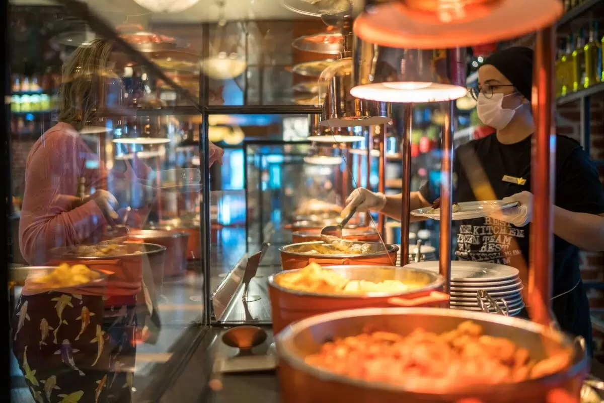 Почему рестораны теряют клиентов: взгляд экспертов на кризис общепита