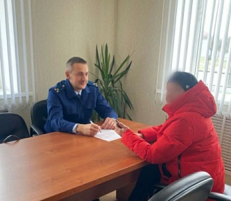 Грязинский межрайонный прокурор встал на защиту прав матери троих участников СВО, обманутой мошенниками