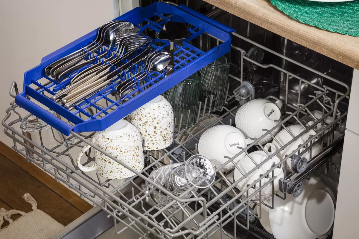 Проблемы с посудомоечной машиной: что делать, если посуда остается грязной?