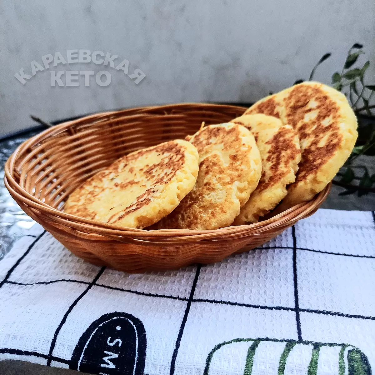 Как быстро приготовить вкусные кето-лепешки из творога и сыра