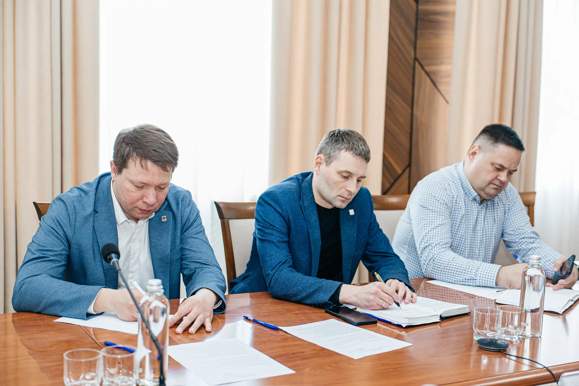 С коллегами на оперативном совещании подвели итоги недели и обсудили планы на следующую С коллегами на оперативном совещании подвели итоги недели и обсудили планы на следующую