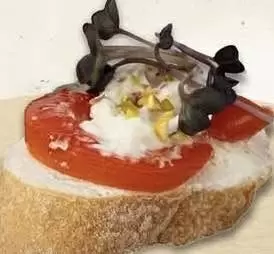 Праздничные брускетты: 9 начинок, которые преобразят новогодний стол