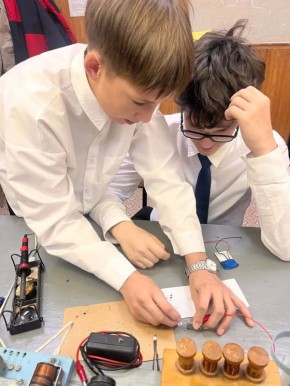 � ������� ������ ������� �� ����������������� ��������������� ������-����