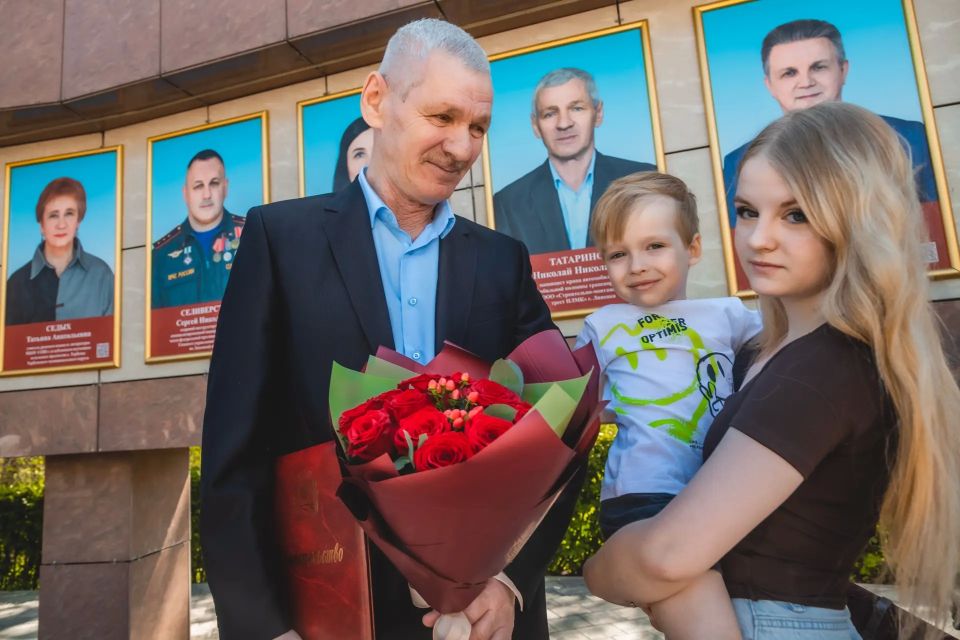 Игорь Артамонов: Увидеть знакомые лица на Доске почёта – радость и гордость не только для родных и друзей, но и для коллег Игорь Артамонов: Увидеть знакомые лица на Доске почёта – радость и гордость не только для родных и друзей, но и для коллег