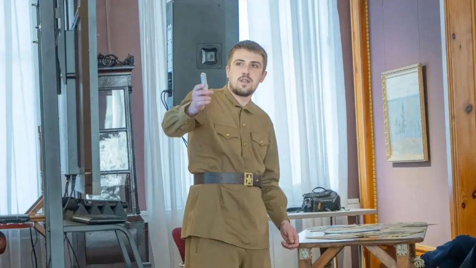 Липецкий краеведческий музей приглашает посетить 9 мая иммерсивную театрализованную экскурсию «Один из первых!» Липецкий краеведческий музей приглашает посетить 9 мая иммерсивную театрализованную экскурсию «Один из первых!»