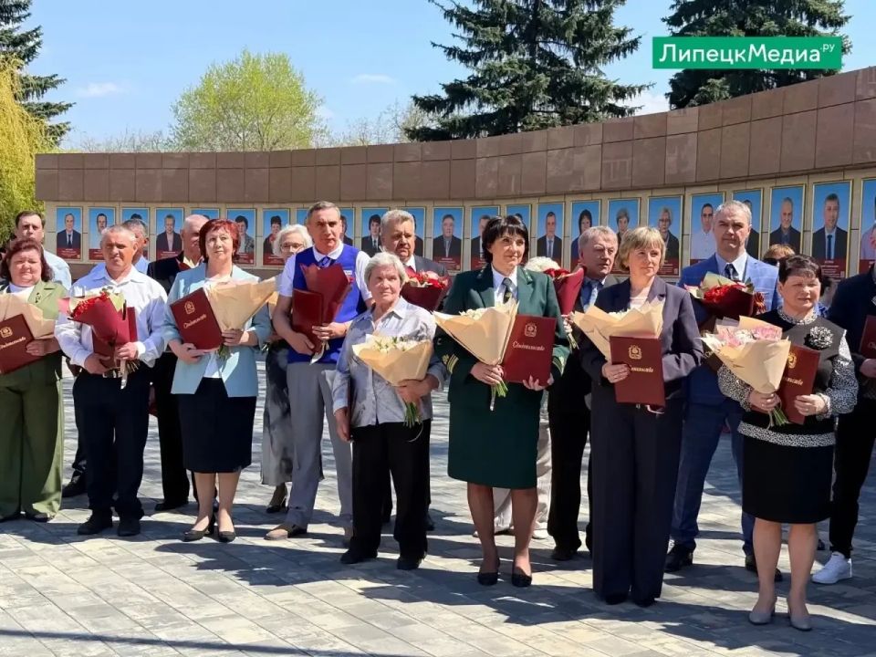 На Доске почёта «Трудовая слава Липецкой области» разместили портрет замдиректора ИД «Липецкая газета» Петра Игнатова На Доске почёта «Трудовая слава Липецкой области» разместили портрет замдиректора ИД «Липецкая газета» Петра Игнатова