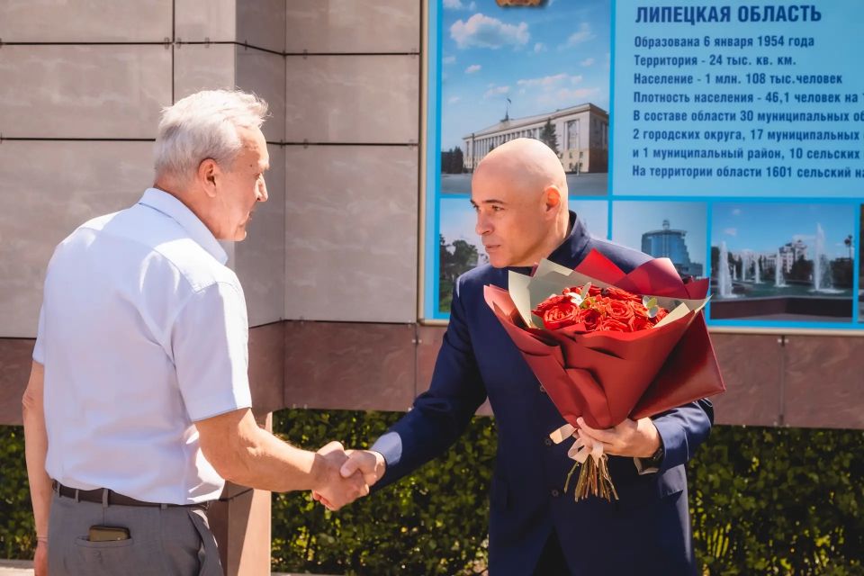 Игорь Артамонов: Увидеть знакомые лица на Доске почёта – радость и гордость не только для родных и друзей, но и для коллег Игорь Артамонов: Увидеть знакомые лица на Доске почёта – радость и гордость не только для родных и друзей, но и для коллег