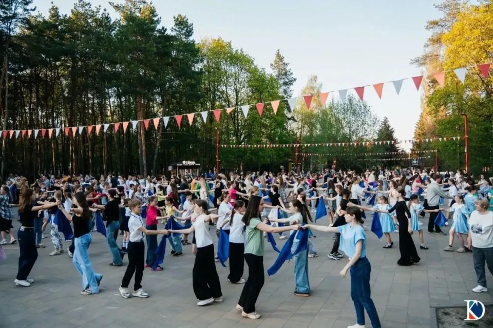 В Парке Победы прошла первая сводная репетиция всероссийской акции «Вальс Победы» В Парке Победы прошла первая сводная репетиция всероссийской акции «Вальс Победы»