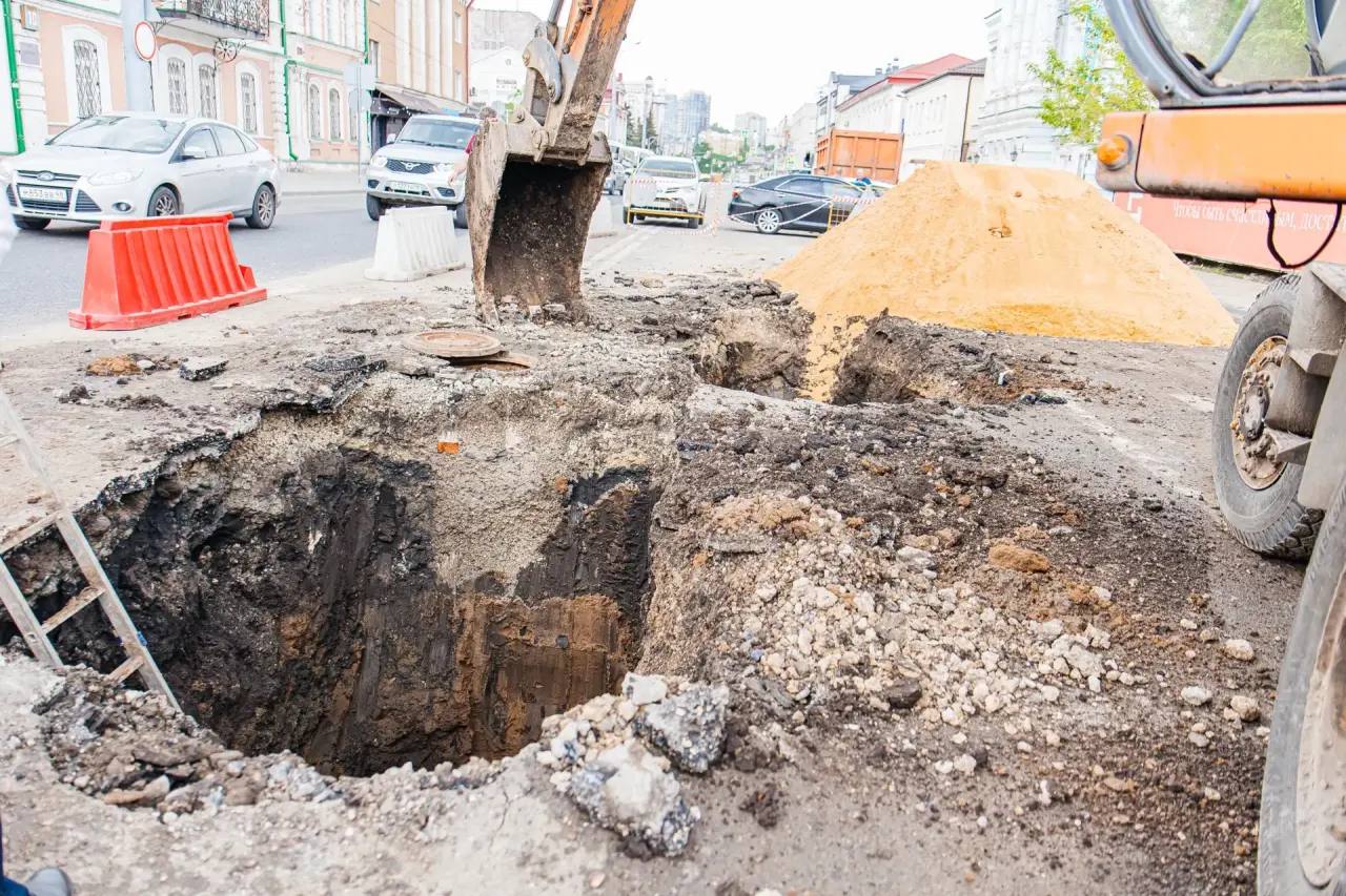 Вместе с представителями из РИР Энерго выехали сегодня на аварийные раскопки на улицах Интернациональная и Гагарина, где в ходе гидравлических испытаний были выявлены порывы на тепловых сетях Вместе с представителями из РИР Энерго выехали сегодня на аварийные раскопки на улицах Интернациональная и Гагарина, где в ходе гидравлических испытаний были выявлены порывы на тепловых сетях