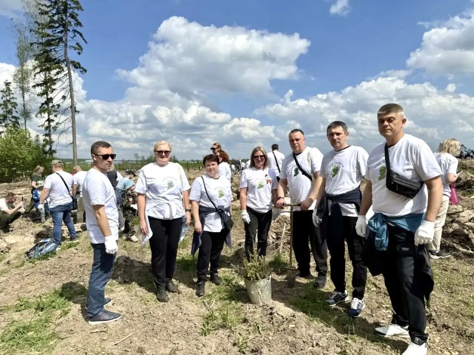 В Химках прошла акция «Сад памяти» с участием членов ТИК и УИК
