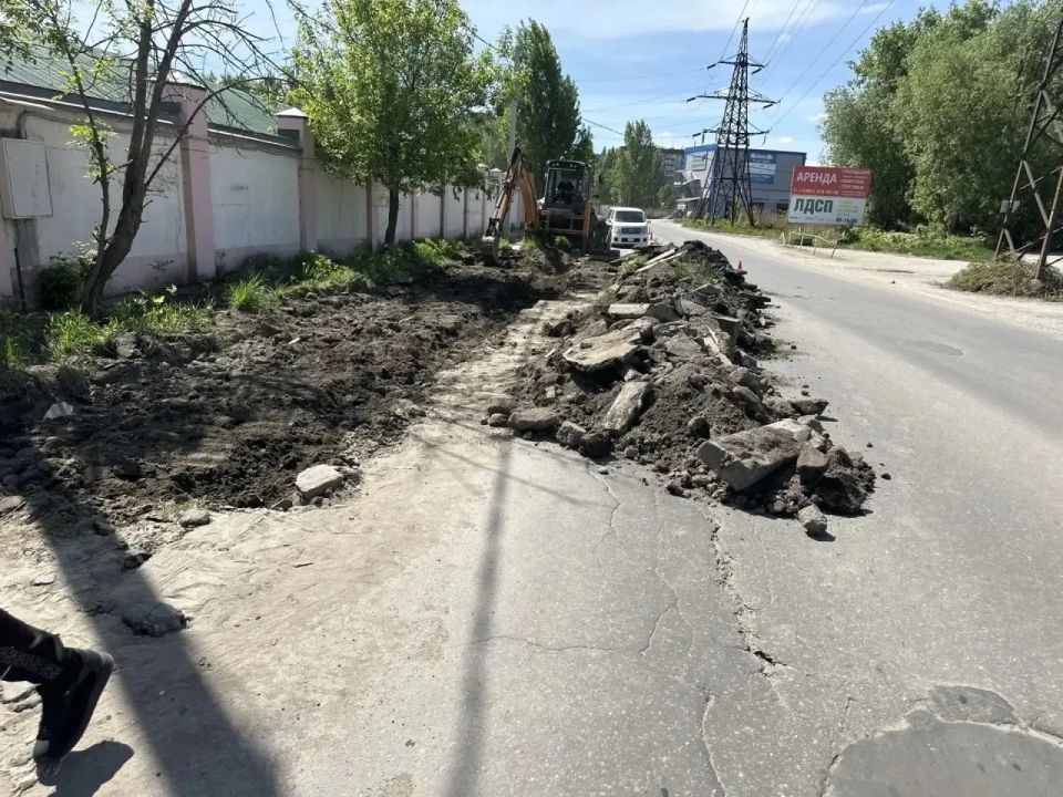 В Липецке приступили к ремонту асфальтобетонного покрытия на проезде Поперечном В Липецке приступили к ремонту асфальтобетонного покрытия на проезде Поперечном