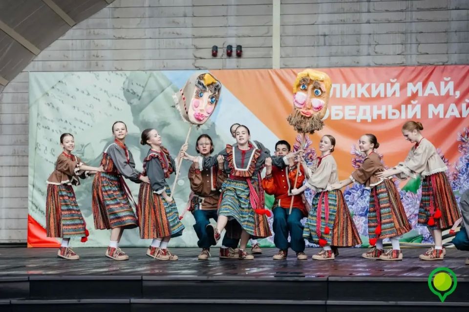 В парке Победы отметили Международный День детского телефона доверия В парке Победы отметили Международный День детского телефона доверия