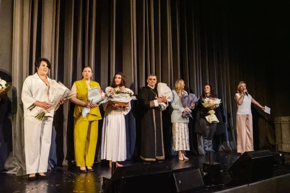 Евгения Уваркина: Меня пригласили на спектакль «История любви» в инклюзивном театре «Параллели», но, к сожалению, я не смогла присутствовать Евгения Уваркина: Меня пригласили на спектакль «История любви» в инклюзивном театре «Параллели», но, к сожалению, я не смогла присутствовать