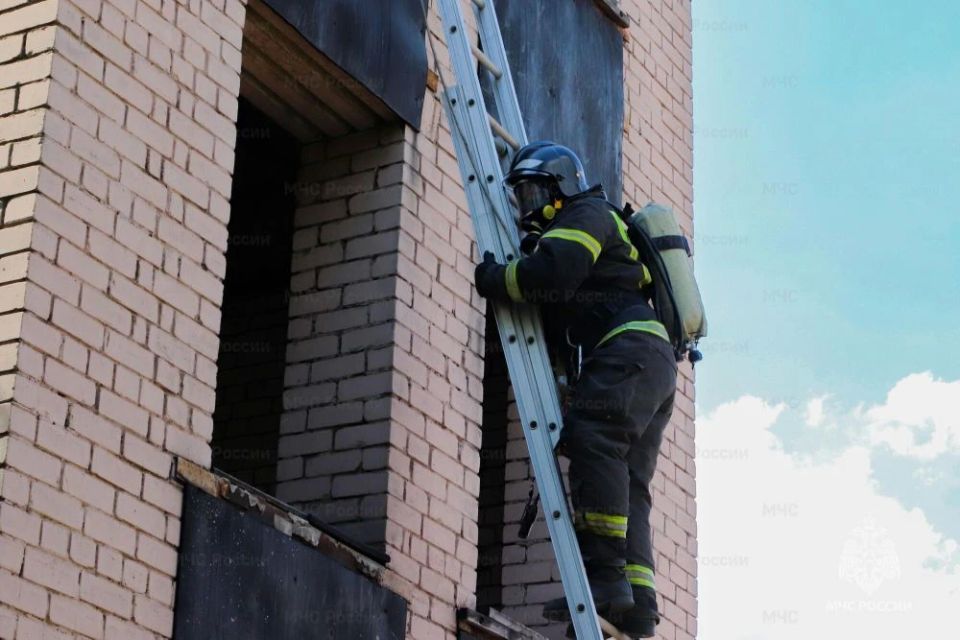 Определено лучшее звено ГДЗС Липецкого территориального пожарно-спасательного гарнизона Определено лучшее звено ГДЗС Липецкого территориального пожарно-спасательного гарнизона