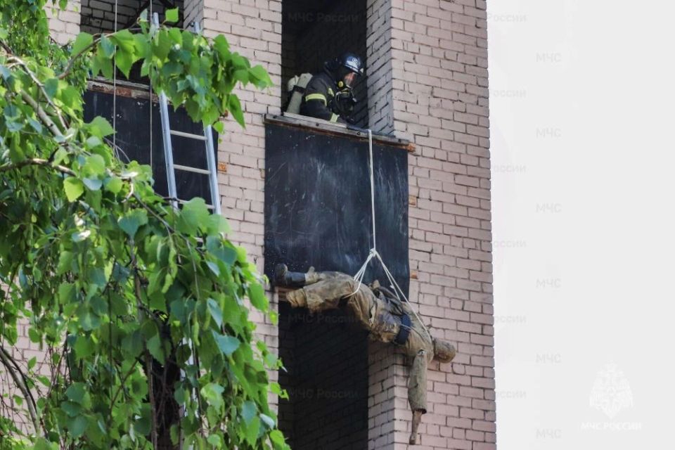 Определено лучшее звено ГДЗС Липецкого территориального пожарно-спасательного гарнизона Определено лучшее звено ГДЗС Липецкого территориального пожарно-спасательного гарнизона