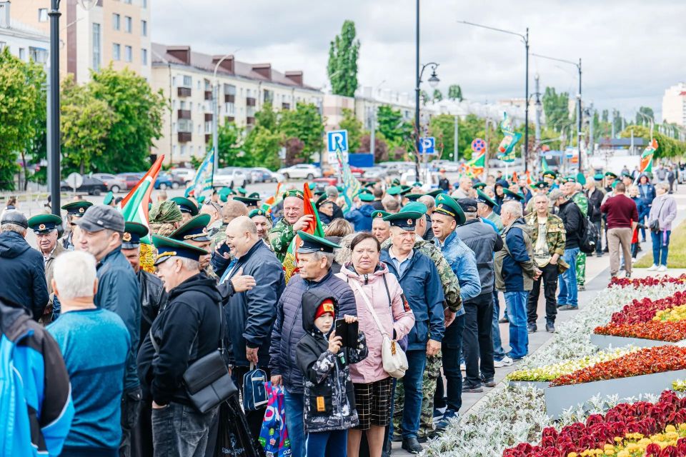 В Липецке отметили День пограничника В Липецке отметили День пограничника