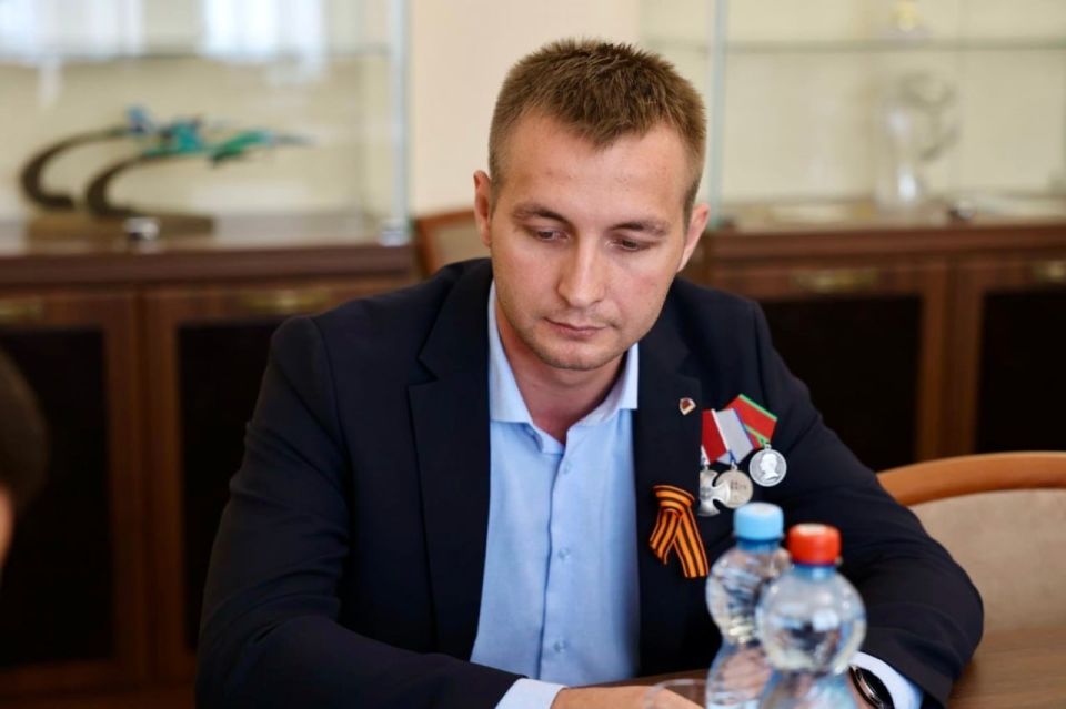 Спикер облсовета Владимир Сериков провёл личный приём жителей Спикер облсовета Владимир Сериков провёл личный приём жителей