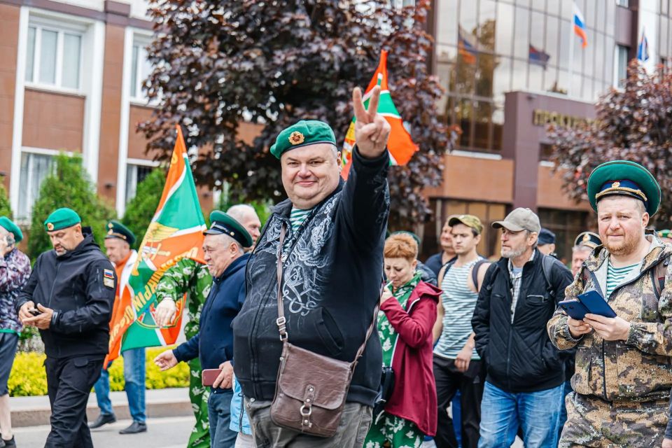 В Липецке отметили День пограничника В Липецке отметили День пограничника