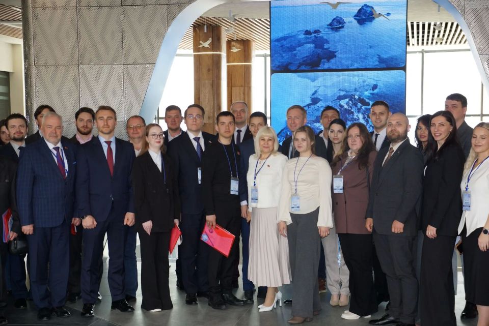 28-29 мая 2026 года в городе Магадане проходит Межрегиональный Форум молодежных парламентов «Единство молодежи Дальнего Востока», приуроченный к 20-летию молодежного парламентаризма в Магаданской области 28-29 мая 2026 года в городе Магадане проходит Межрегиональный Форум молодежных парламентов «Единство молодежи Дальнего Востока», приуроченный к 20-летию молодежного парламентаризма в Магаданской области