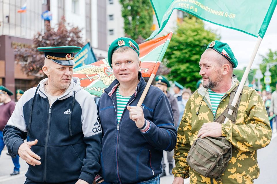В Липецке отметили День пограничника В Липецке отметили День пограничника