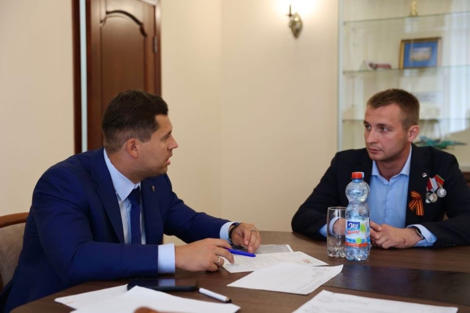 Спикер облсовета Владимир Сериков провёл личный приём жителей Спикер облсовета Владимир Сериков провёл личный приём жителей