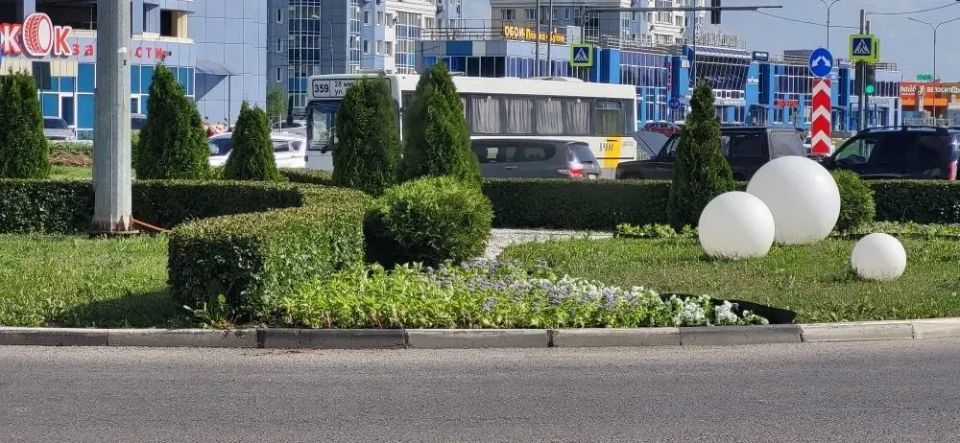 Зеленхоз продолжает преображать Липецк Зеленхоз продолжает преображать Липецк