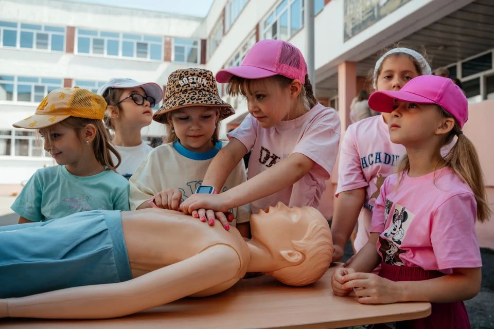 В Липецке в пришкольных лагерях проходит профилактическая акция «Живой город», объединяющая ведомства в работе с детьми В Липецке в пришкольных лагерях проходит профилактическая акция «Живой город», объединяющая ведомства в работе с детьми