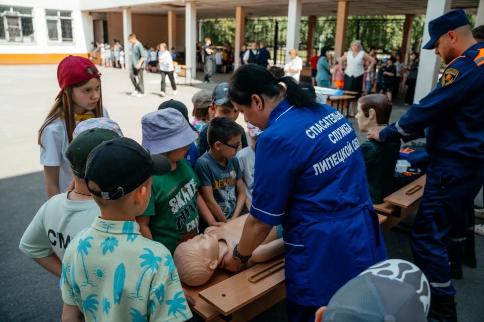 В Липецке в пришкольных лагерях проходит профилактическая акция «Живой город», объединяющая ведомства в работе с детьми В Липецке в пришкольных лагерях проходит профилактическая акция «Живой город», объединяющая ведомства в работе с детьми