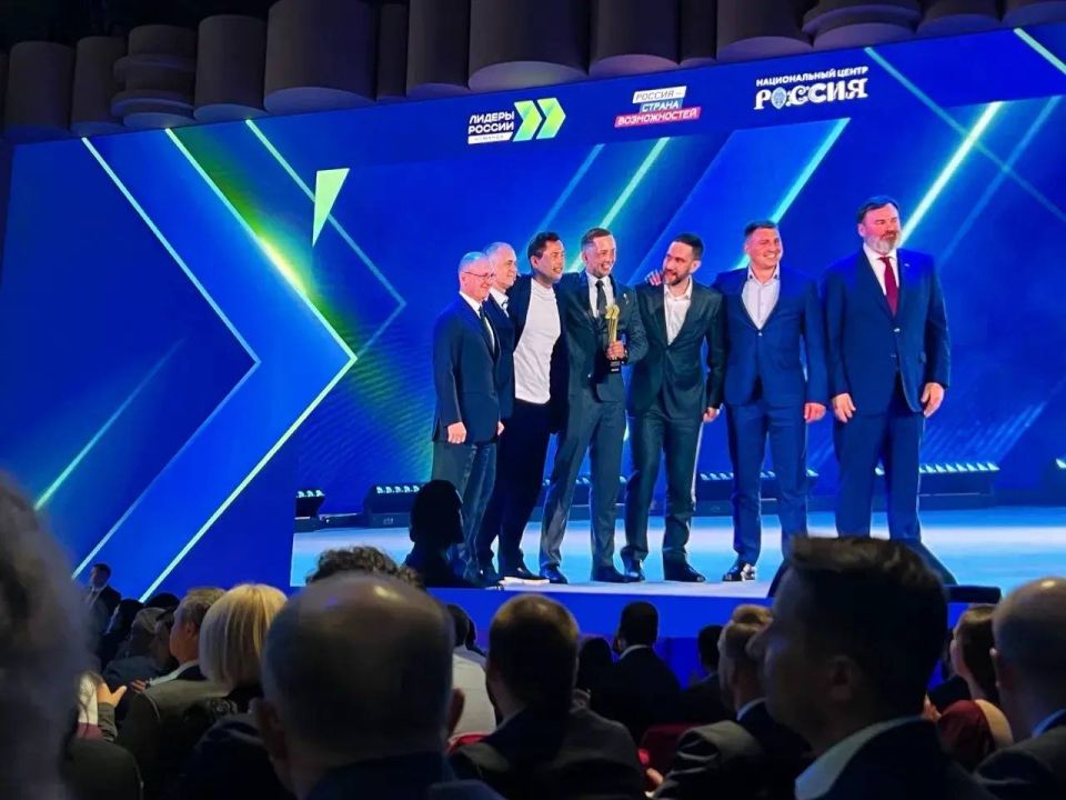 Стал победителем шестого сезона конкурса «Лидеры России. Команда» Стал победителем шестого сезона конкурса «Лидеры России. Команда»