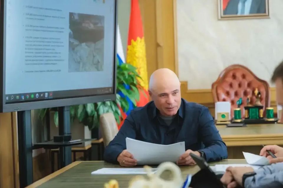 Сегодня вместе с губернатором Игорем Артамоновым обсудили состояние городских дорог