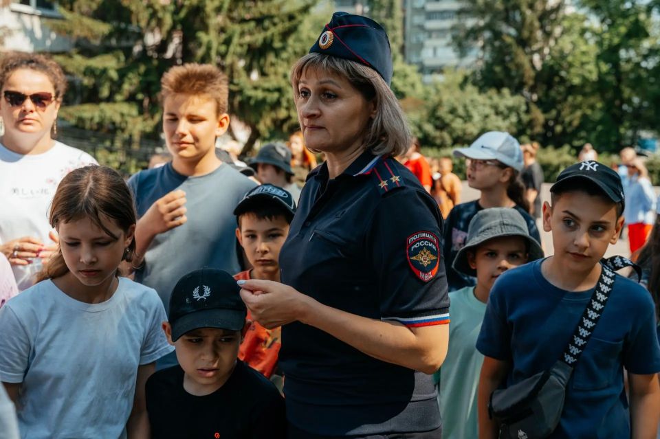 В лагерях с дневным пребыванием школ областного центра активно реализуется общероссийская акция «Время НЕзависимых» В лагерях с дневным пребыванием школ областного центра активно реализуется общероссийская акция «Время НЕзависимых»