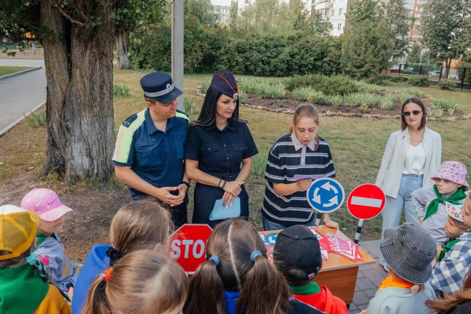 В лагерях с дневным пребыванием школ областного центра активно реализуется общероссийская акция «Время НЕзависимых» В лагерях с дневным пребыванием школ областного центра активно реализуется общероссийская акция «Время НЕзависимых»