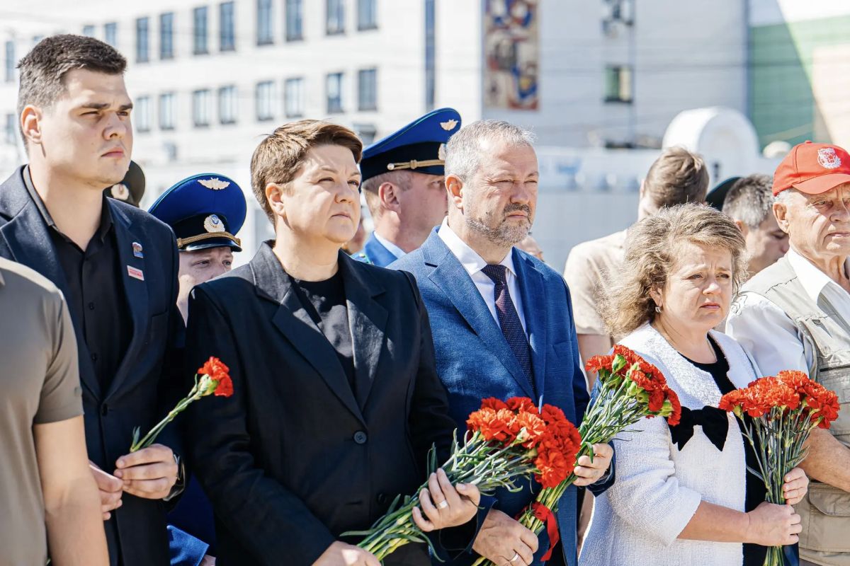 Принял участие в митинге, посвященном Дню памяти и скорби Принял участие в митинге, посвященном Дню памяти и скорби