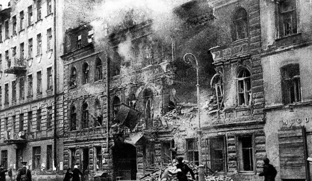 Евгения Уваркина: Сегодня мы отмечаем одну из самых значимых и трагических дат в истории России — День памяти и скорби Евгения Уваркина: Сегодня мы отмечаем одну из самых значимых и трагических дат в истории России — День памяти и скорби