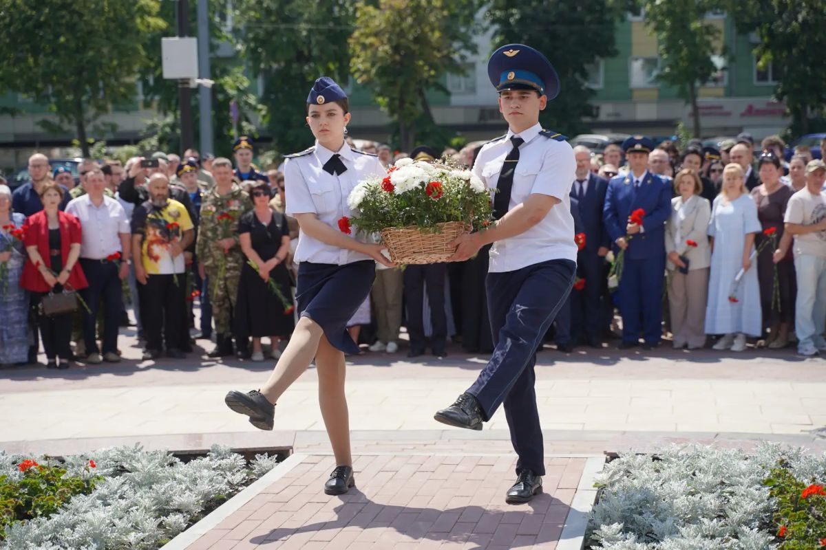 Сотрудники полиции приняли участие в митинге в честь Дня ветеранов боевых действий Сотрудники полиции приняли участие в митинге в честь Дня ветеранов боевых действий