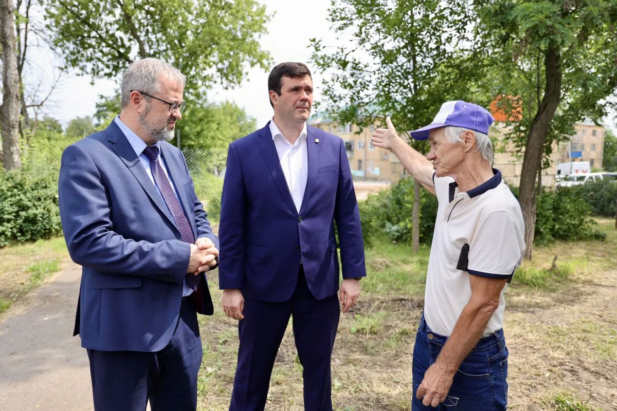 Сегодня вместе с заместителем губернатора Липецкой области Сергеем Курбатовым и депутатом по округу Станиславом Каменецким выехали на мост «Стагдок» Сегодня вместе с заместителем губернатора Липецкой области Сергеем Курбатовым и депутатом по округу Станиславом Каменецким выехали на мост «Стагдок»