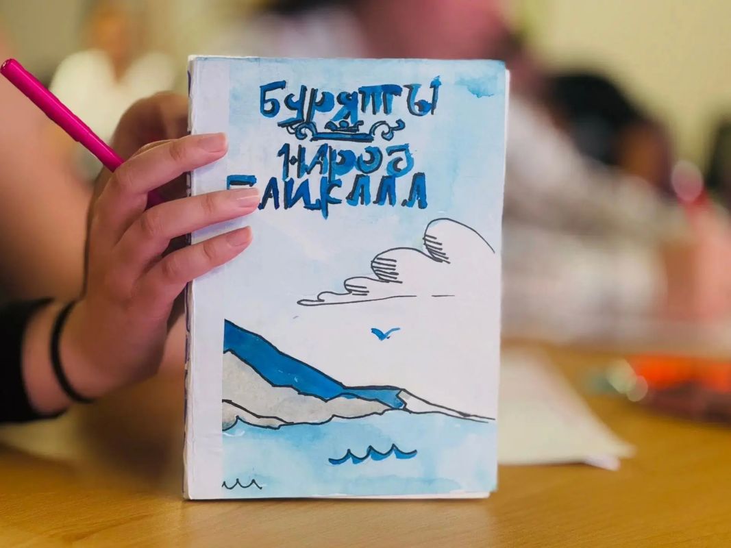 Школьники представили интерактивные книги о народах России в «Прометее» Школьники представили интерактивные книги о народах России в «Прометее»