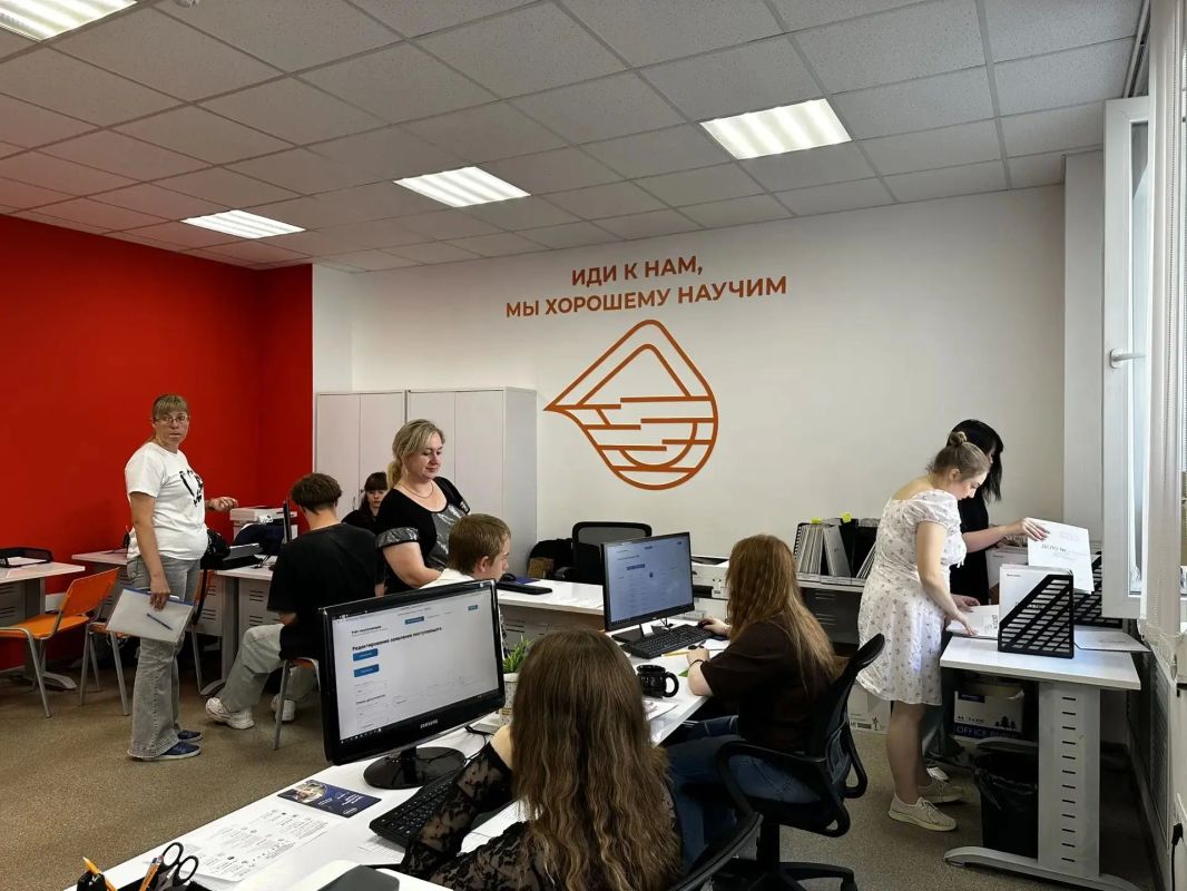 Около тысячи заявлений подано в приемную комиссию по «Профессионалитету» для обучения в металлургическом кластере Около тысячи заявлений подано в приемную комиссию по «Профессионалитету» для обучения в металлургическом кластере
