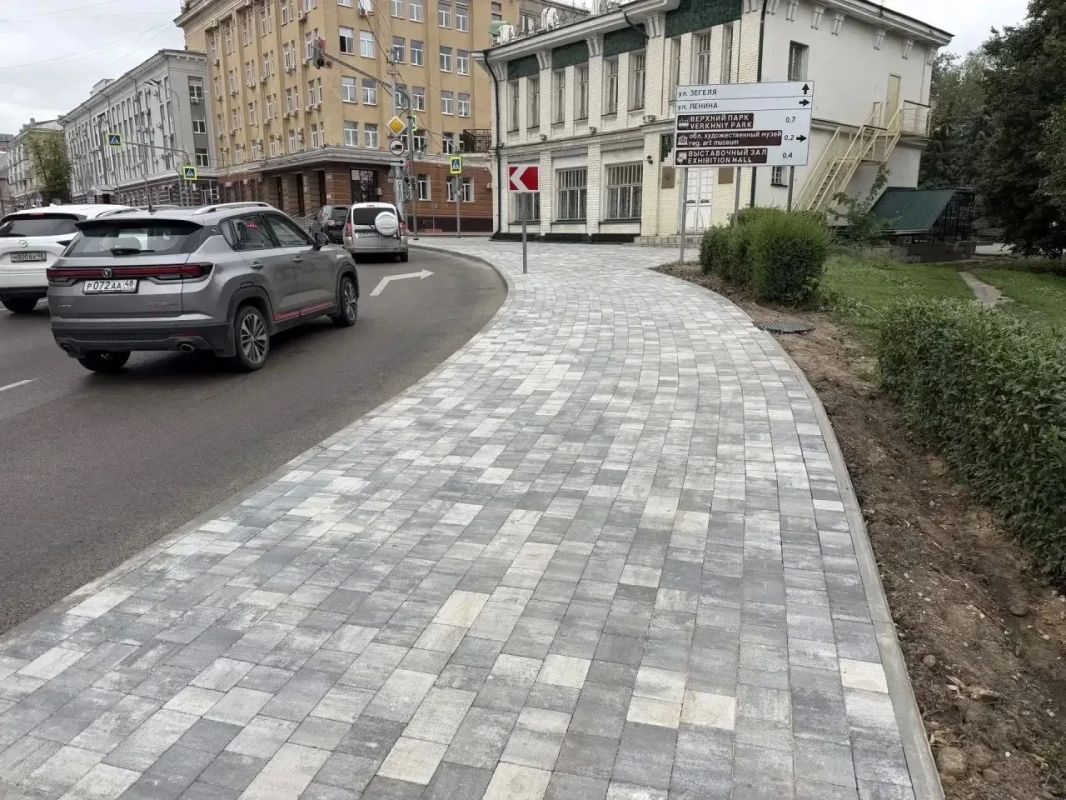 400 метров пешеходной зоны Петровского спуска в Липецке обновлены 400 метров пешеходной зоны Петровского спуска в Липецке обновлены