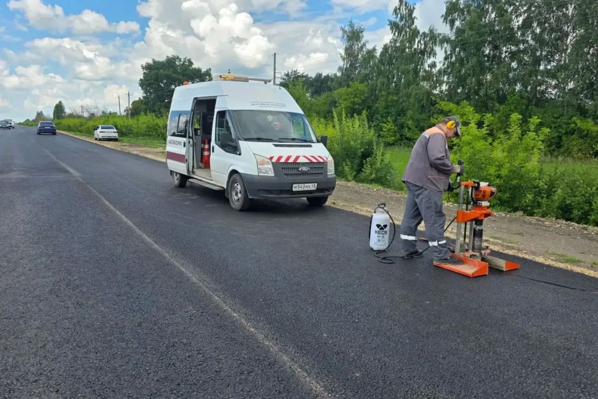 На прочность и другие качества проверят новый асфальт на 6-ти км дороги Волово — Захаровка — Александровка — граница округа На прочность и другие качества проверят новый асфальт на 6-ти км дороги Волово — Захаровка — Александровка — граница округа