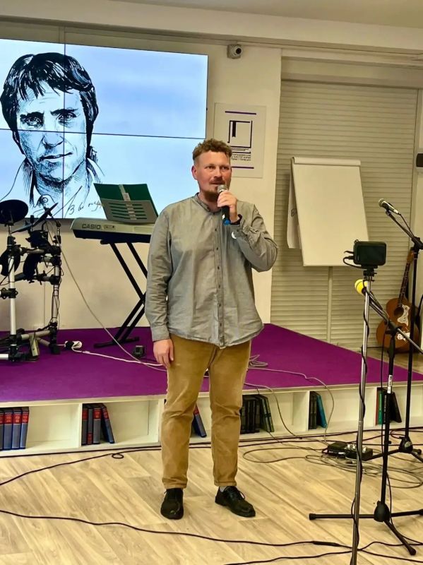 В Центральной городской библиотеке имени С.А. Есенина прошёл фестиваль «Высоцкий: Твой В Центральной городской библиотеке имени С.А. Есенина прошёл фестиваль «Высоцкий: Твой