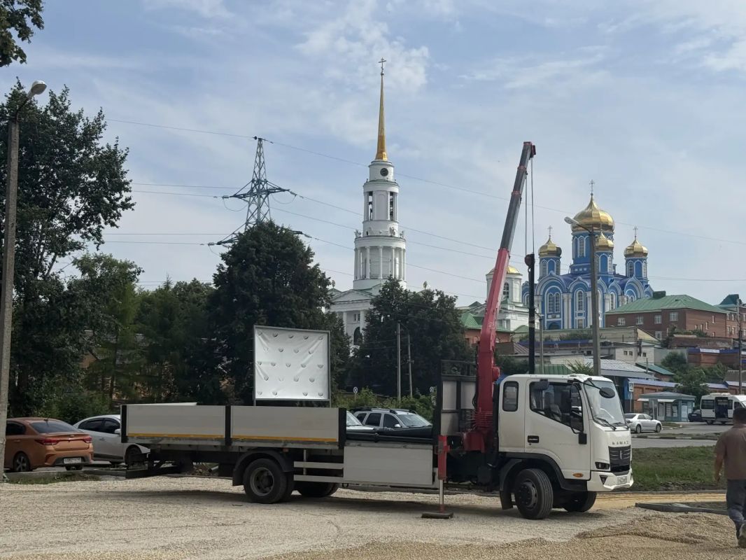 Металлическая почтовая марка ростом с человека, памятник бирючку и будка городового появятся в новом общественном пространстве «Тифлисский тракт» в Задонске Металлическая почтовая марка ростом с человека, памятник бирючку и будка городового появятся в новом общественном пространстве «Тифлисский тракт» в Задонске
