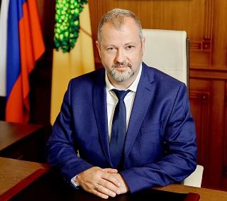 Михаил Щербаков: Завтра подрядчик завершает укладку асфальта в районе памятника Танкистам
